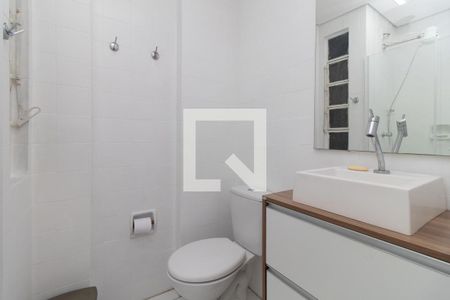 Banheiro de apartamento para alugar com 1 quarto, 45m² em Partenon, Porto Alegre