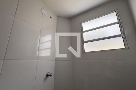 Banheiro de apartamento para alugar com 2 quartos, 45m² em Jardim Sao Luis (zona Norte), Guarulhos