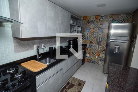 Cozinha de casa de condomínio para alugar com 3 quartos, 260m² em Jardim Krahe, Viamão