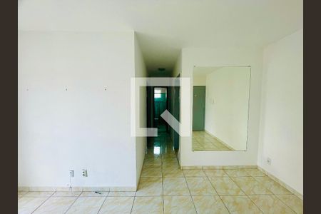 Corredor  de apartamento à venda com 2 quartos, 46m² em Jardim Flor da Montanha, Guarulhos