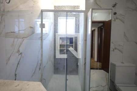 Banheiro de apartamento à venda com 3 quartos, 97m² em Vila Scarpelli, Santo André