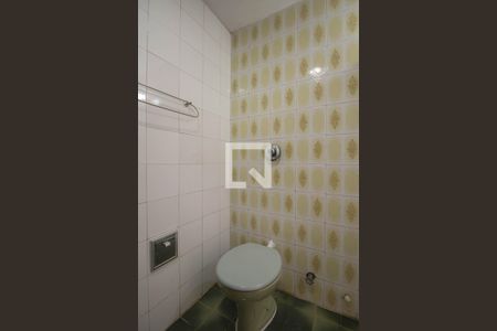 Banheiro de apartamento para alugar com 1 quarto, 50m² em Colubandê, São Gonçalo