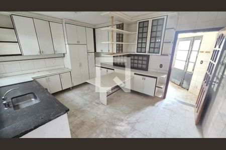 Casa à venda com 4 quartos, 280m² em Água Fria, São Paulo