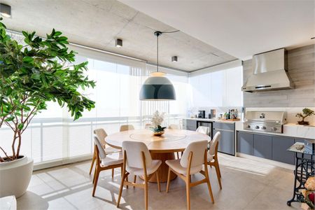 Apartamento à venda com 3 quartos, 197m² em Jardim das Acacias, São Paulo