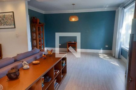 Casa à venda com 4 quartos, 300m² em Jardim das Laranjeiras, São Paulo