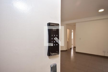 Fechadura Eletrônica de apartamento à venda com 2 quartos, 68m² em Jardim Henriqueta, Taboão da Serra