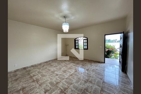 Sala de casa para alugar com 3 quartos, 240m² em Pilares, Rio de Janeiro