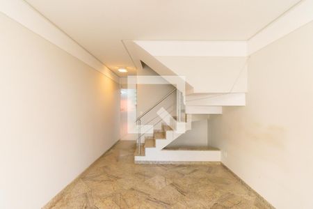 Sala de casa para alugar com 6 quartos, 325m² em Vila Zelina, São Paulo