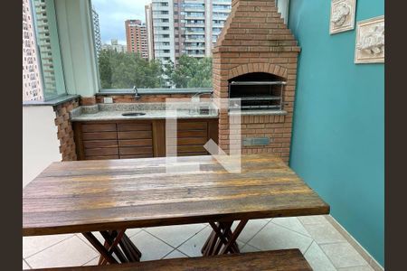 Apartamento à venda com 3 quartos, 242m² em Vila Suzana, São Paulo