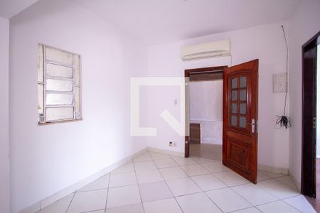 Sala de casa para alugar com 3 quartos, 90m² em Raul Veiga, São Gonçalo