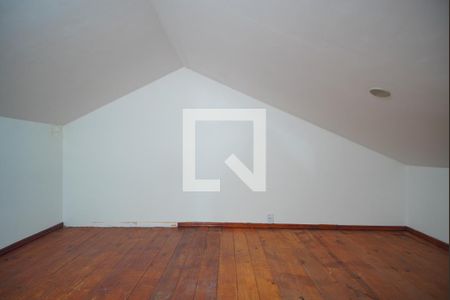 Sótão - Quarto 2 de casa de condomínio à venda com 2 quartos, 63m² em Petrópolis, Porto Alegre