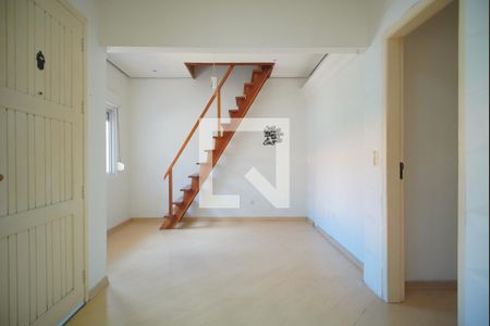 Sala de casa de condomínio à venda com 2 quartos, 63m² em Petrópolis, Porto Alegre