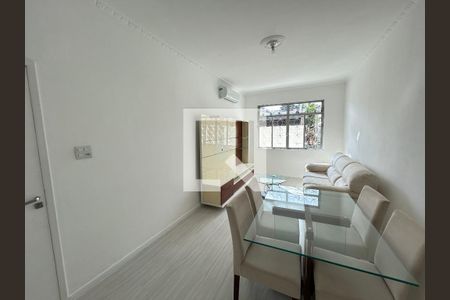 Sala de casa para alugar com 3 quartos, 250m² em Vila Valqueire, Rio de Janeiro