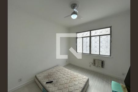 Quarto de casa para alugar com 3 quartos, 250m² em Vila Valqueire, Rio de Janeiro