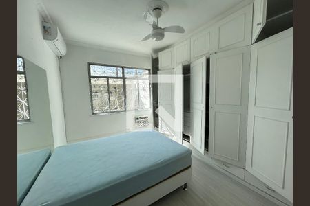 Suíte de casa para alugar com 3 quartos, 250m² em Vila Valqueire, Rio de Janeiro