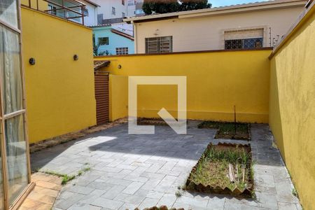 Área externa de casa à venda com 6 quartos, 400m² em Sagrada Família, Belo Horizonte
