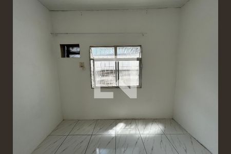 Quarto de casa para alugar com 1 quarto, 60m² em Turiaçú, Rio de Janeiro