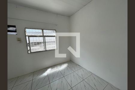 Quarto de casa para alugar com 1 quarto, 60m² em Turiaçú, Rio de Janeiro