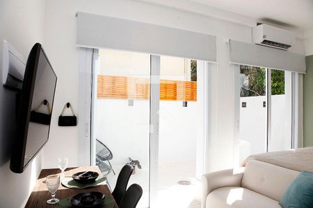 Studio - Sala / Quarto de kitnet/studio para alugar com 1 quarto, 32m² em Centro Histórico, Porto Alegre