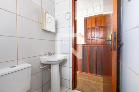 Banheiro Social de casa para alugar com 1 quarto, 50m² em Santa Cândida, Curitiba