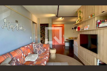 Sala de TV de apartamento para alugar com 1 quarto, 56m² em Vila Madalena, São Paulo