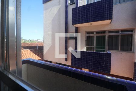 Sala de apartamento para alugar com 2 quartos, 92m² em Jardim Centenario, Guarujá