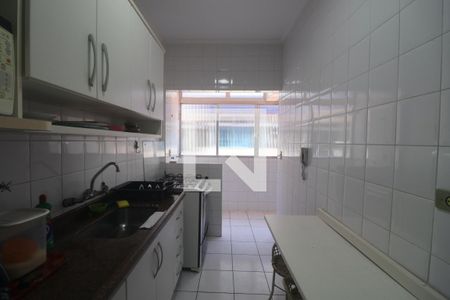 Cozinha de apartamento para alugar com 2 quartos, 92m² em Jardim Centenario, Guarujá