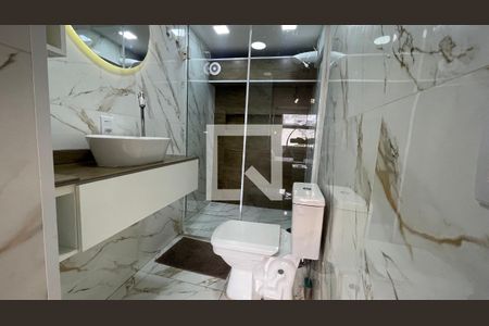 Banheiro Social de kitnet/studio para alugar com 1 quarto, 32m² em Centro Histórico de São Paulo, São Paulo