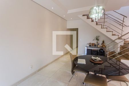 Sala de casa à venda com 5 quartos, 245m² em Ipê, Belo Horizonte