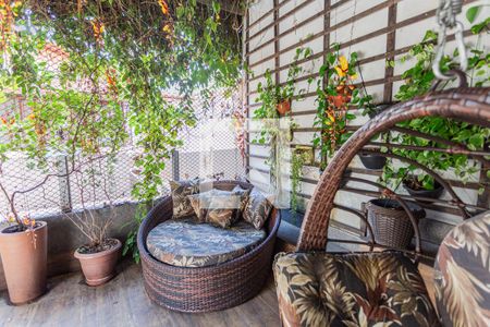 Quintal de casa à venda com 5 quartos, 245m² em Ipê, Belo Horizonte