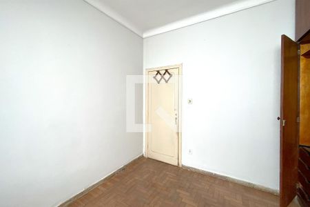 Quarto 2 de casa à venda com 3 quartos, 400m² em Sagrada Família, Belo Horizonte