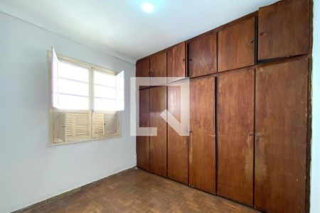 Quarto 1 de casa à venda com 3 quartos, 400m² em Sagrada Família, Belo Horizonte
