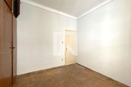 Quarto 1 de casa à venda com 3 quartos, 400m² em Sagrada Família, Belo Horizonte