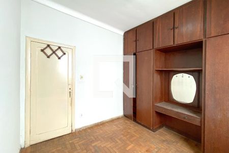 Quarto 2 de casa à venda com 3 quartos, 400m² em Sagrada Família, Belo Horizonte