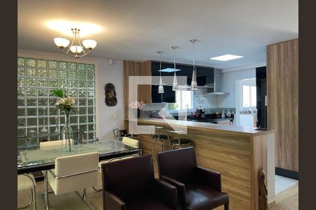 Sala de casa para alugar com 4 quartos, 350m² em Jardim Barbacena, Cotia