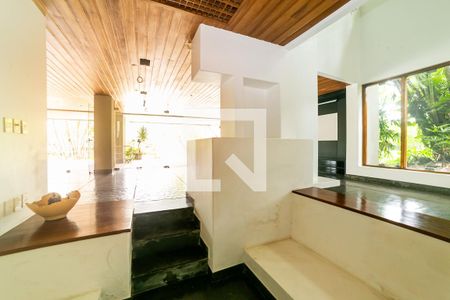Sala de casa à venda com 8 quartos, 604m² em Garças, Belo Horizonte