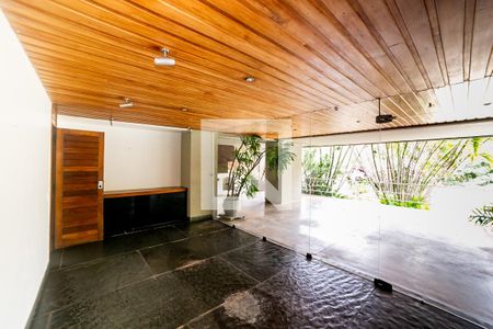 Sala de casa à venda com 8 quartos, 604m² em Garças, Belo Horizonte