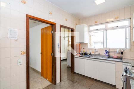 Cozinha de apartamento à venda com 3 quartos, 130m² em Buritis, Belo Horizonte