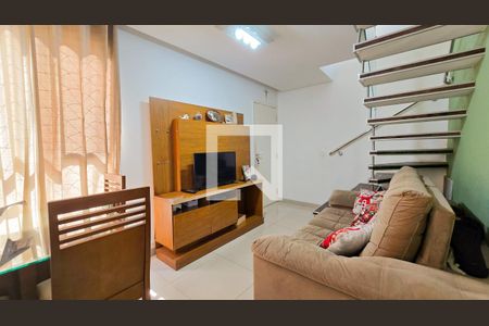 Sala de apartamento à venda com 2 quartos, 84m² em Cabral, Contagem