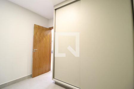 Quarto 1 de apartamento para alugar com 3 quartos, 105m² em Santa Mônica, Uberlândia