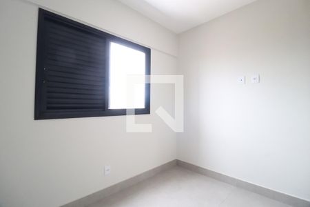 Quarto 1 de apartamento para alugar com 3 quartos, 91m² em Santa Mônica, Uberlândia