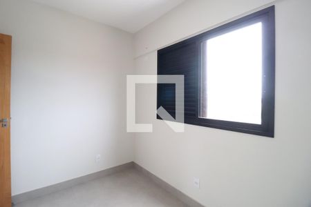 Quarto 1 de apartamento para alugar com 3 quartos, 91m² em Santa Mônica, Uberlândia