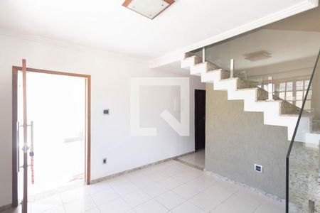 Sala de casa para alugar com 2 quartos, 170m² em Inhoaíba, Rio de Janeiro
