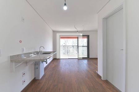 Cozinha de kitnet/studio à venda com 1 quarto, 25m² em Santo Amaro, São Paulo