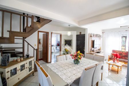 Sala de casa à venda com 3 quartos, 165m² em Espírito Santo, Porto Alegre