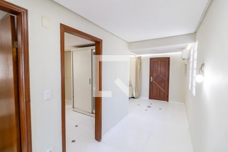 Sala de casa à venda com 4 quartos, 160m² em Coronel Aparicio Borges, Porto Alegre