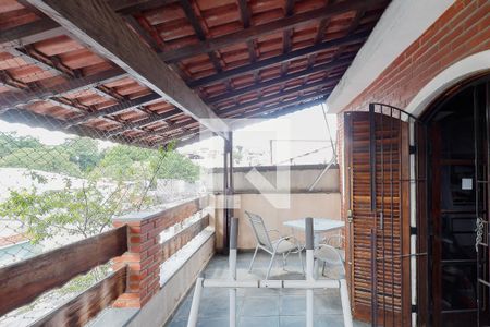 Varanda  de casa para alugar com 2 quartos, 135m² em Jardim Neila, São Paulo