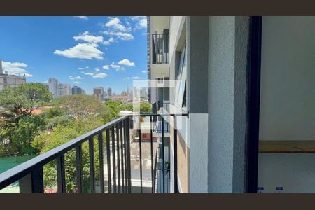 Varanda de kitnet/studio para alugar com 1 quarto, 27m² em Pinheiros, São Paulo