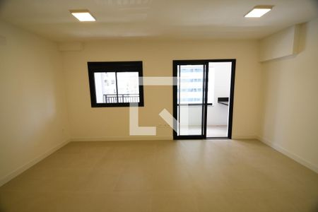 Quarto / Sala de kitnet/studio para alugar com 1 quarto, 46m² em Centro, Campinas