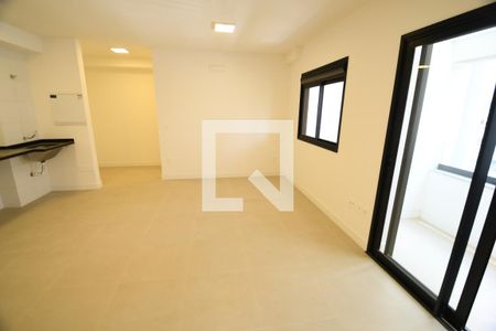 Quarto / Sala de kitnet/studio para alugar com 1 quarto, 46m² em Centro, Campinas